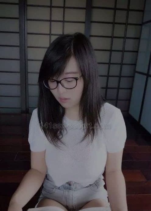 健美四眼妹24小時營業 · 雪白大波引死人，身材前凸後翹，有腰有羅，皮膚白滑,騎功厲害,叫聲美妙動聽，真係好砌得 (2)