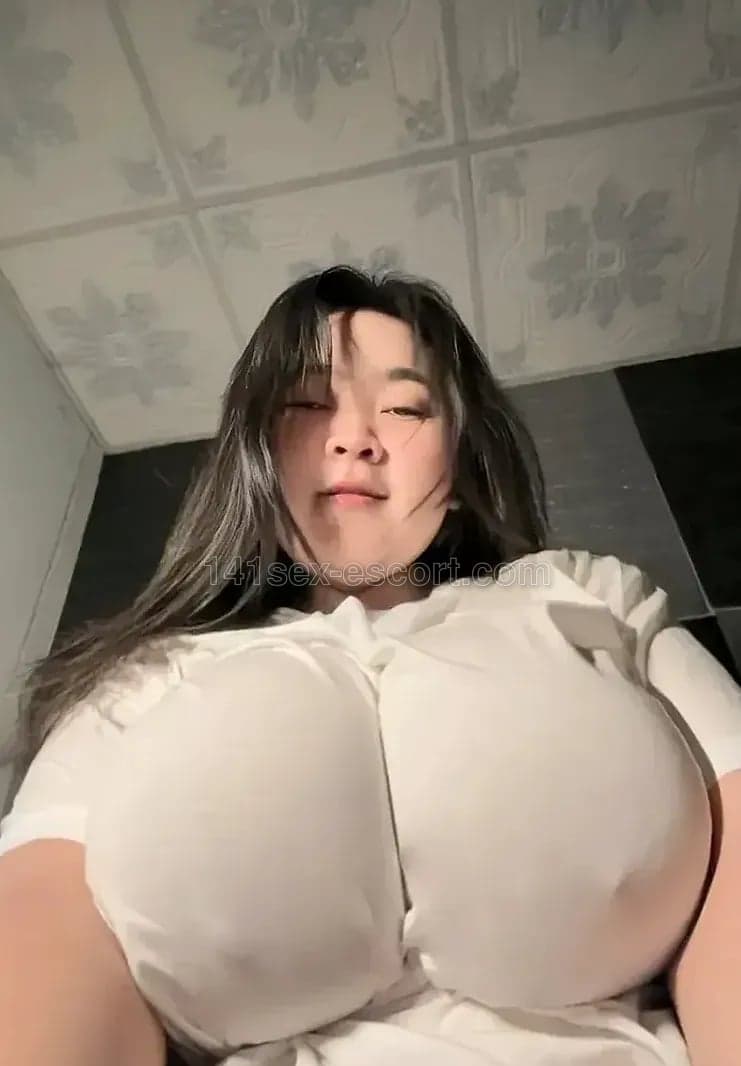 你的爱妻巨乳，35歲，香港（相片 1/2）
