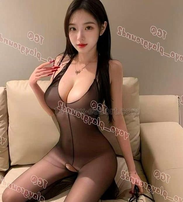 波霸＋踩背＋四乳夾擊 Yoyo銅鑼灣工作室射到失憶皇帝級享受 (1)