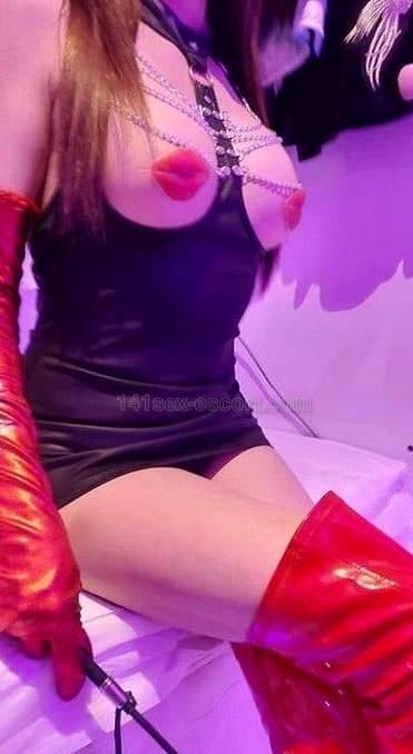 大家攬埋瘋狂玩，佢主動波奶我全身敏感部位，搓揉對大竹巨乳，真係無得頂，AV式高級環保吹，整條含晒入口，下下深喉，有節奏 (5)