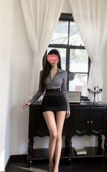 之前看到她的廣告介紹「師傅級七年骨技」，專攻抓龍筋、痛症治療，就決定試一次 (1)