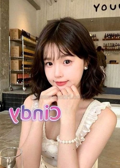 中環新場新女，白紙聽話任玩，仲射到佢一腳都係 (1)