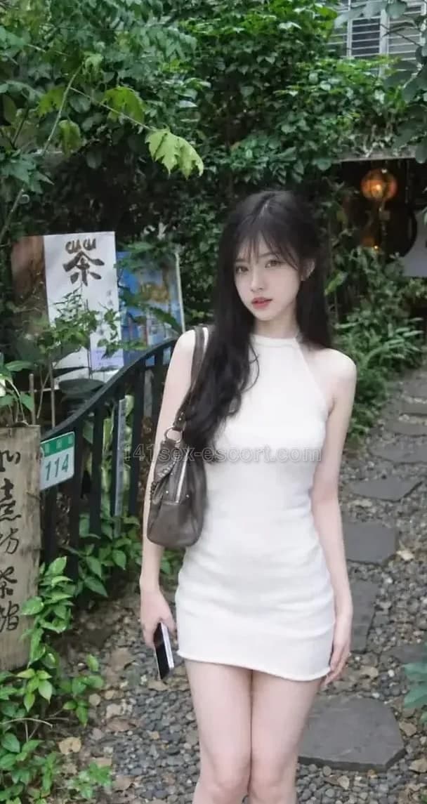 08年出生MOMO，22歲，香港（相片 2/4）