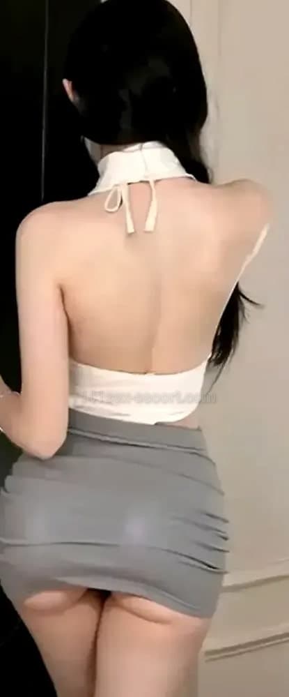 phoebe, 24, Hong Kong (photo 3 of 6)