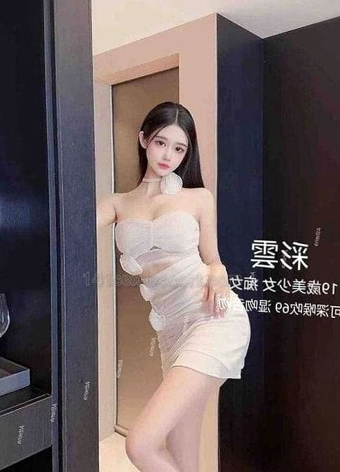 第一次去，頭鐘早到左，所以自取其浴先，等左陣囡囡就入到房，廣東話台，完全唔洗破冰，好熱情 (1)