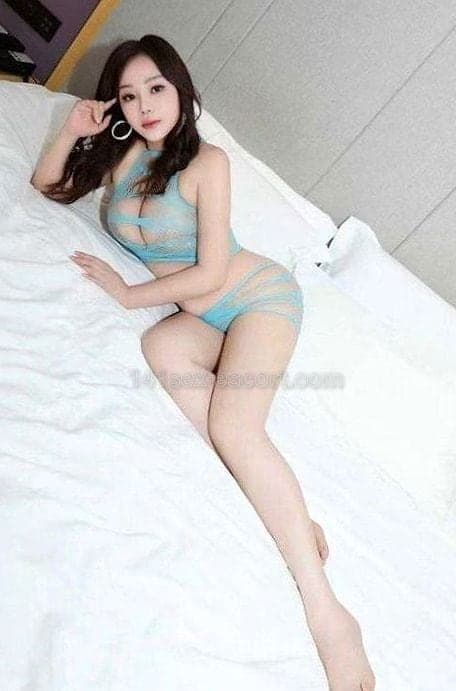 屌到巨乳可樂淫聲大叫