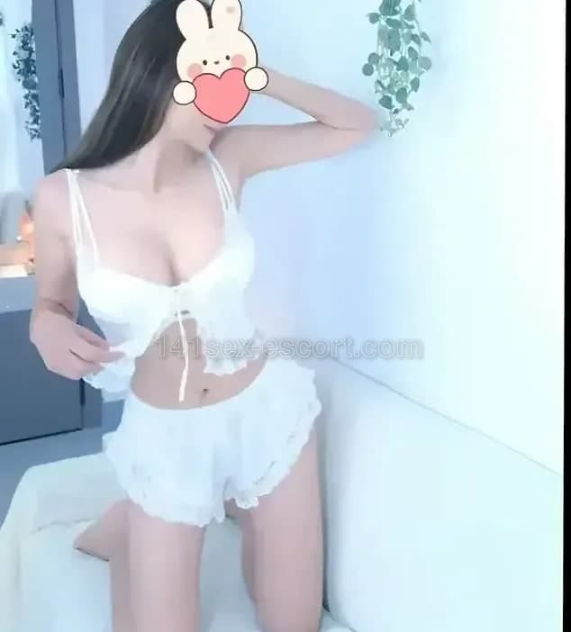 沁玥，29歲，香港 — 中國（相片 2/10）