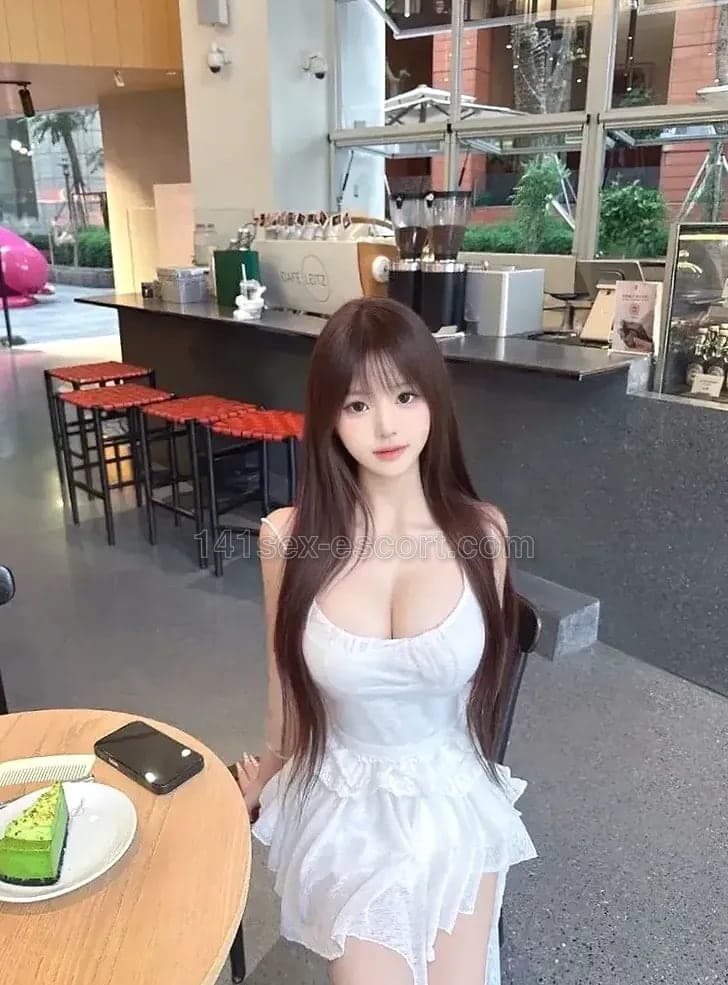 口爆69顔射索爆白嫩巨乳，19歲，香港（相片 6/12）