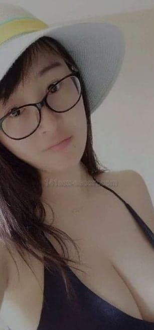 健美四眼妹24小時營業 · 談吐優雅大方，感覺到佢超凡脫俗，男人絕對鐘意，環保吹奏，深喉，錫鳩頭時果副深情既眼神,白滑大蘿友好好推! (3)