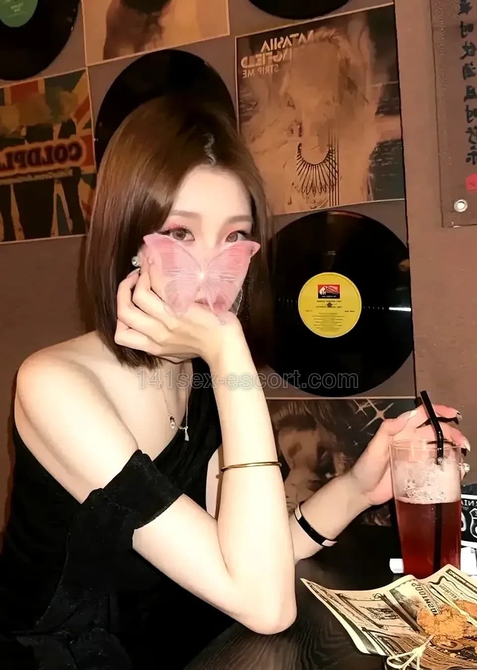 Michelle，25歲，香港（相片 1/10）