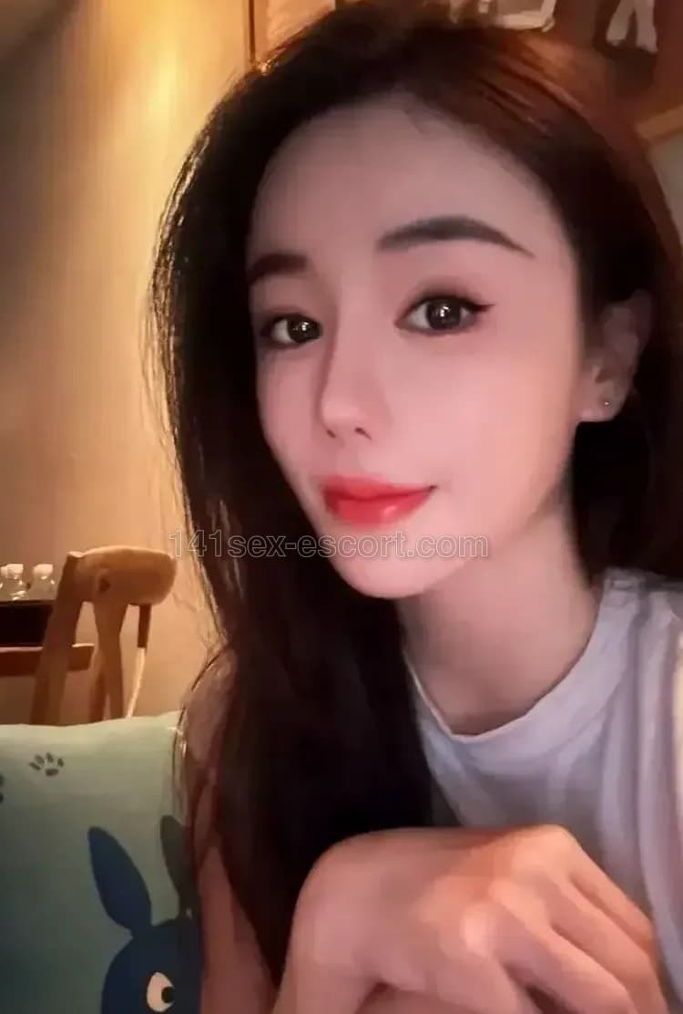 新下海健身教練 大波GiGi, 20, Hong Kong (photo 8 of 8)