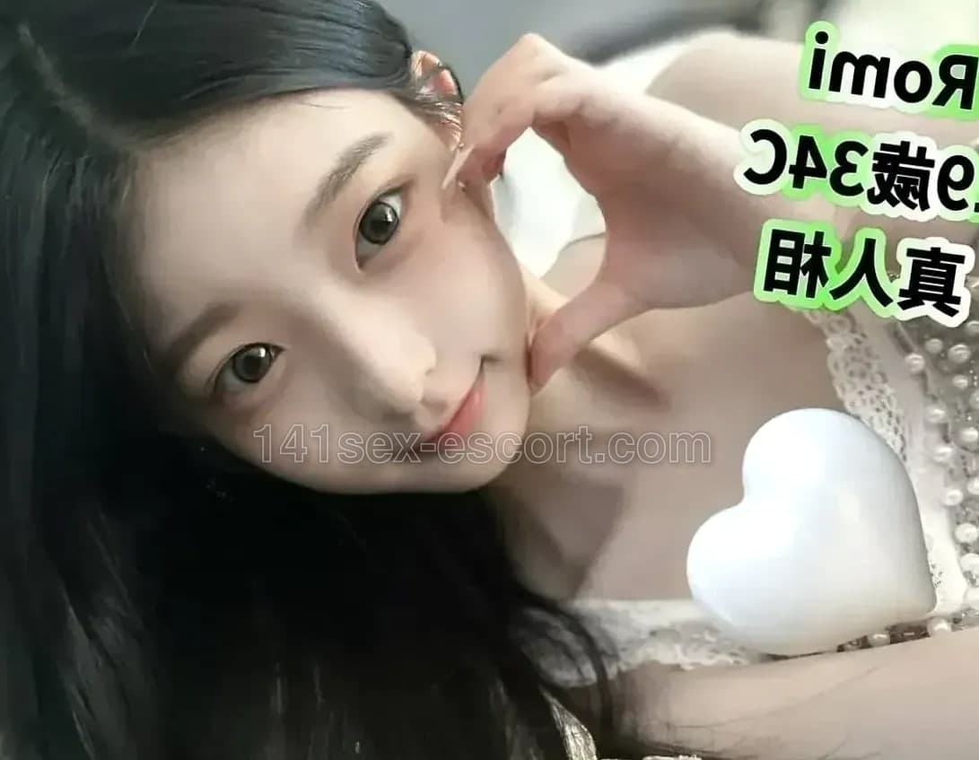 Romi 19歲清純瘦底學生妹樣，34C真波靚，162cm小… (1)