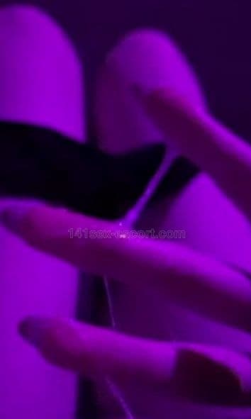 小蛮腰唔單止文靜活潑、女人味濃郁、幽默真誠善良，仲係健身達人，身材活力四射，愛好廣泛令人好想多認識 (2)