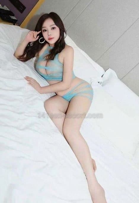可樂爆乳黑色魚網誘惑 (1)