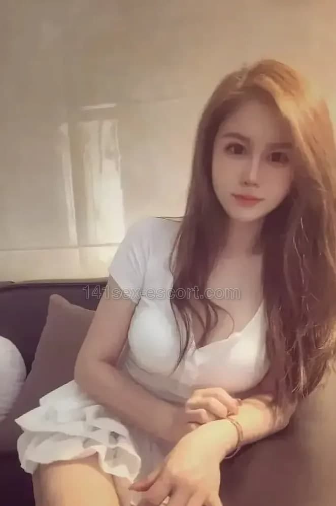 真人真相CC波大滑到射到脚軟，25歲，香港 — 中國（相片 2/11）
