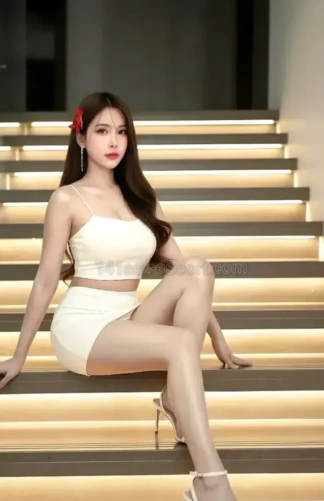 丽莎，22歲，香港（相片 1/4）
