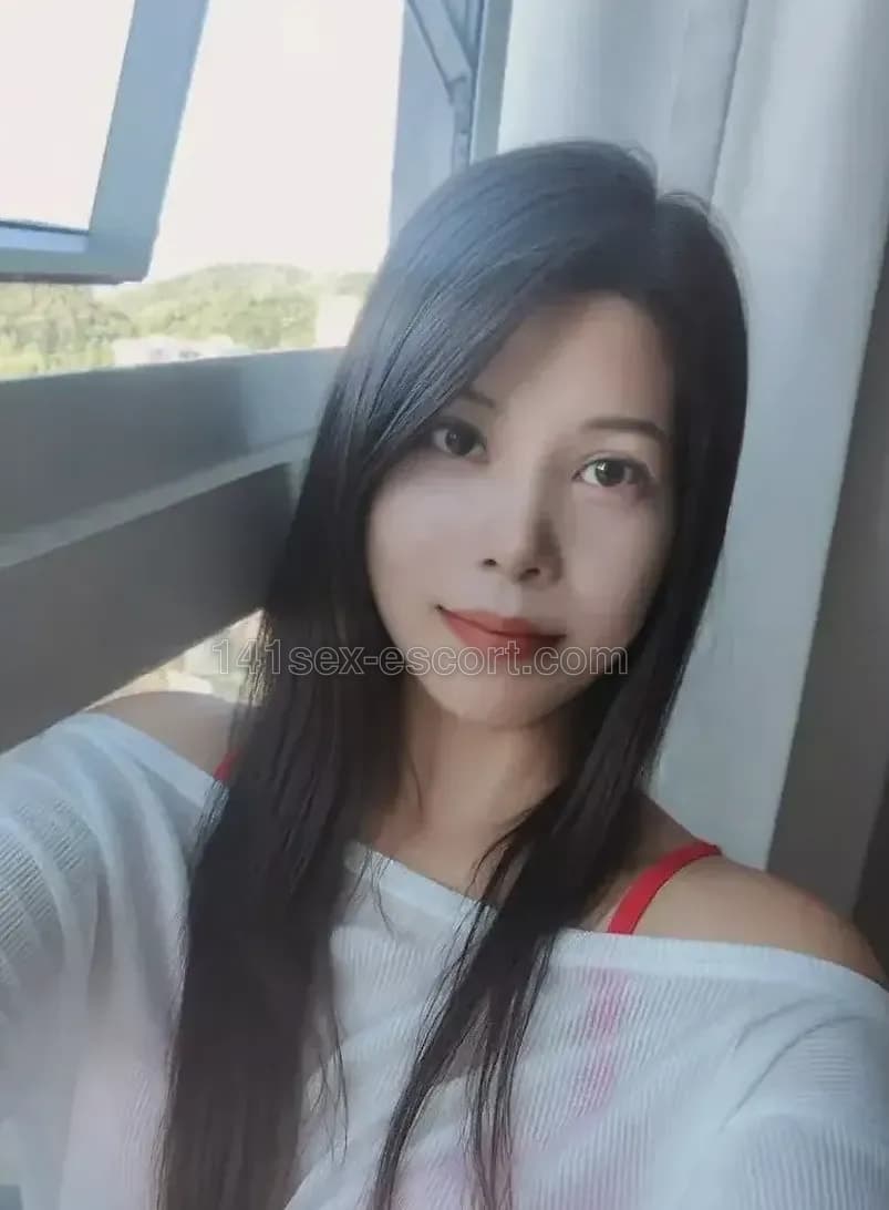 麗麗, 21, Hong Kong — Chinese (photo 4 of 4)