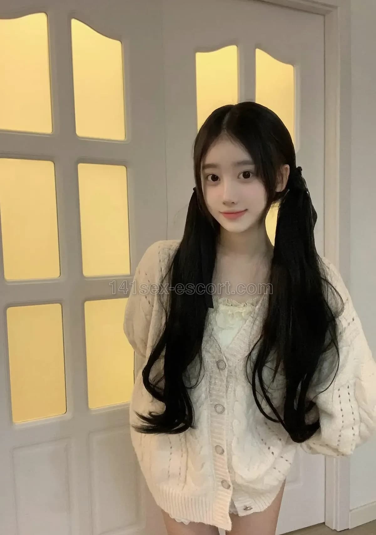 B甜甜 中出极品大学生，18歲，香港 — 中國（相片 2/8）