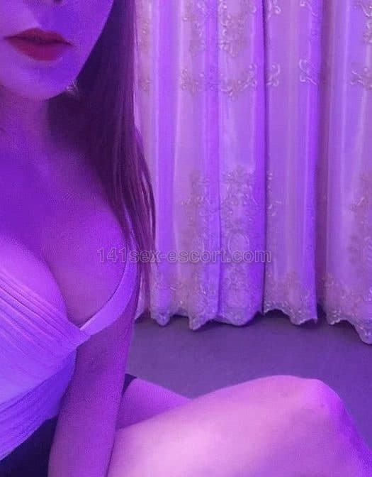 台灣靓模Lily · 同我砌到難解難分,扭動蛇腰,巨乳搖擺,鮑魚又窄又濕,夾住細佬好鬼正，高潮迭起,西水源源不斷湧緊岀黎，真係好過癮 (2)