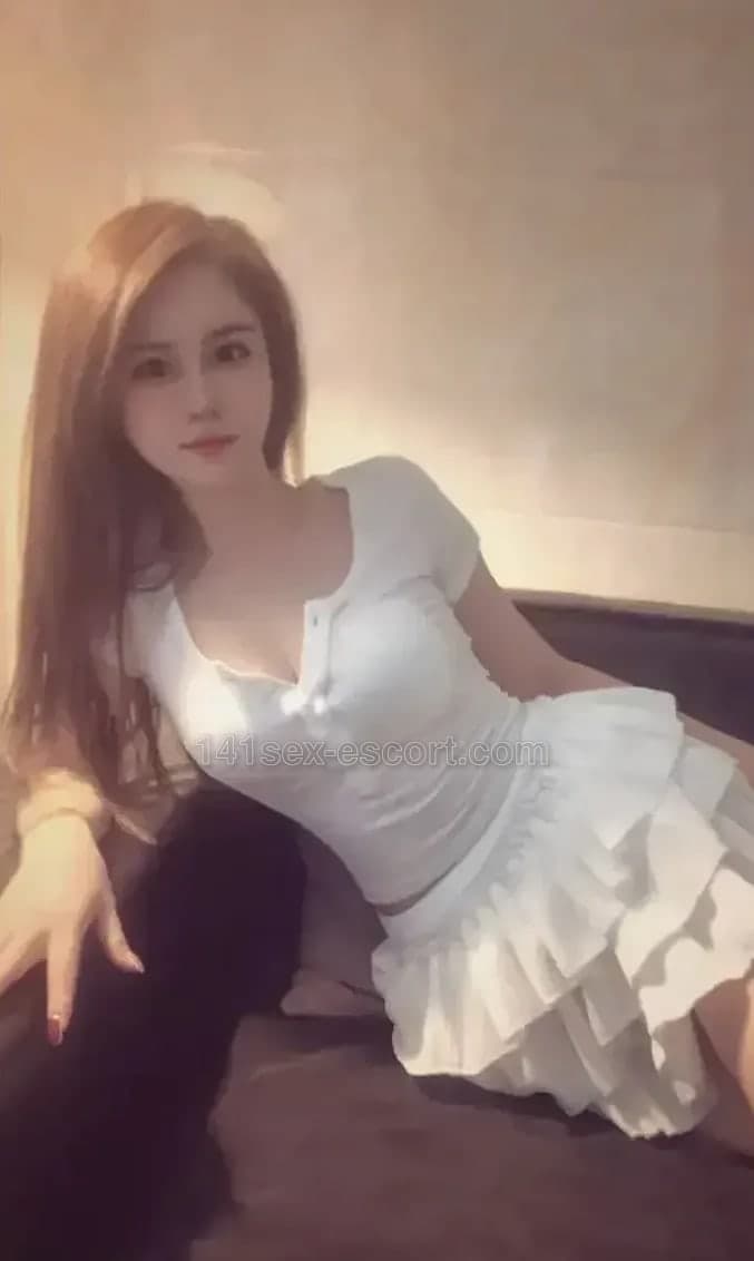 真人真相CC波大滑到射到脚軟，25歲，香港 — 中國（相片 4/11）
