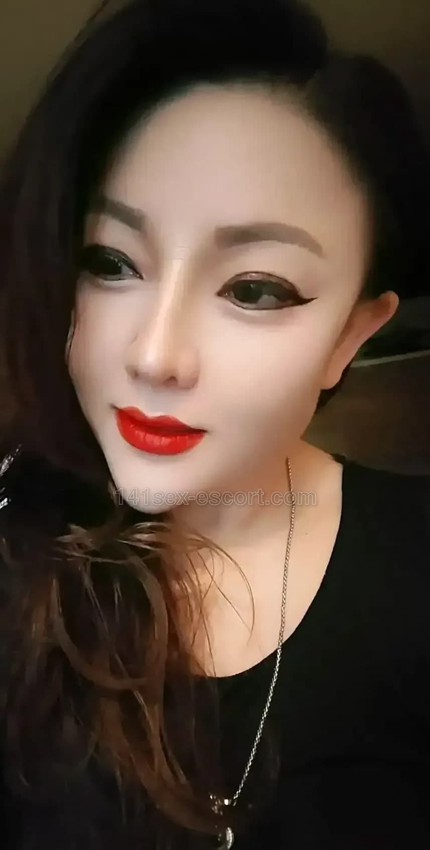 桃子, 28, Hong Kong — Chinese (photo 2 of 2)