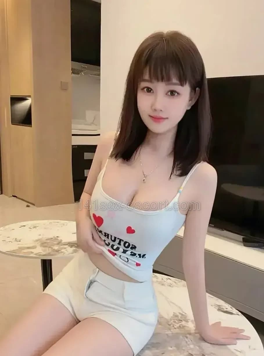 香奈兒, 21, Hong Kong — Taiwanese (photo 6 of 6)