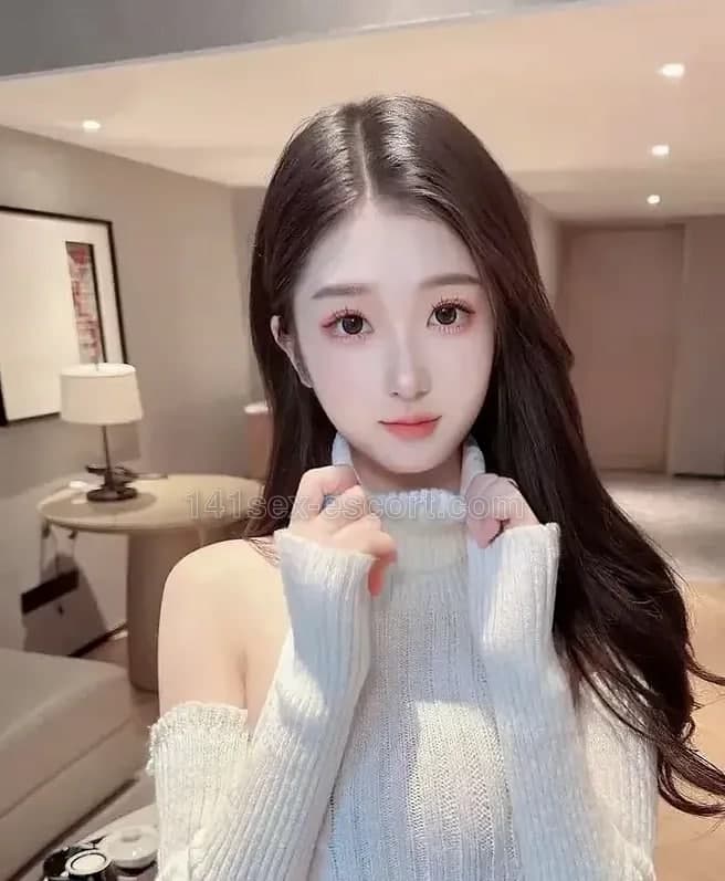 超級後生靚妹 初下海小不點，18歲，香港 — 中國（相片 4/8）