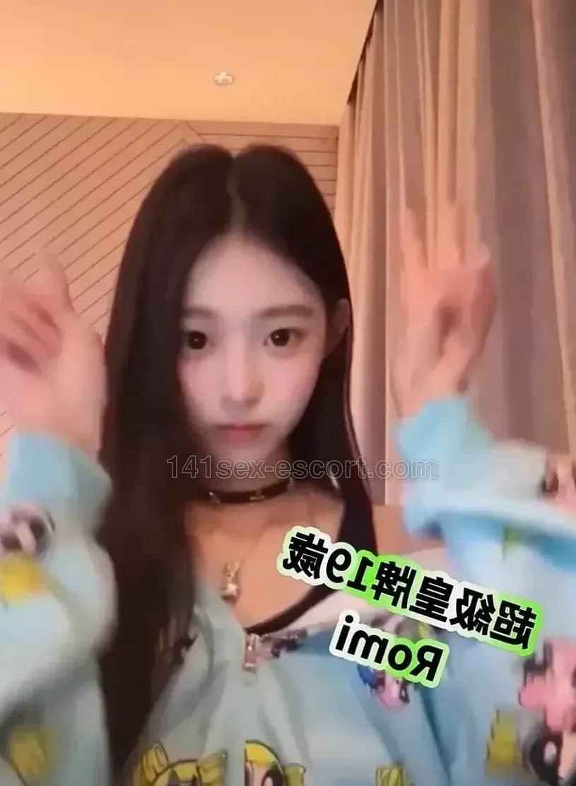 皇牌清純Romí真係好正 (1)