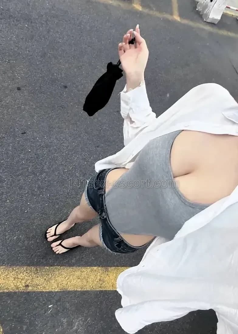 真人好甜，笑容好好睇，水中簫同環吹都有驚喜，口爆都肯，下次再… (1)