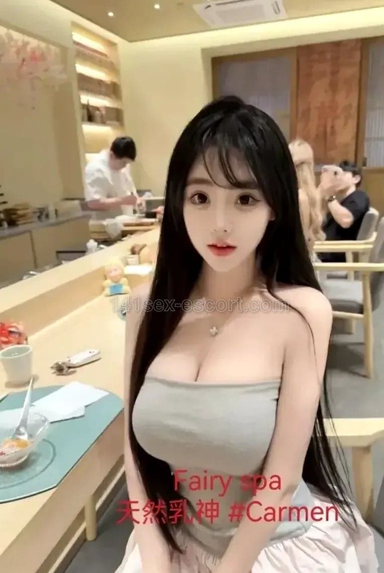 Carmen 臉蛋清秀帶點媚 身材超正 胸大又軟 腰細 皮膚… (1)