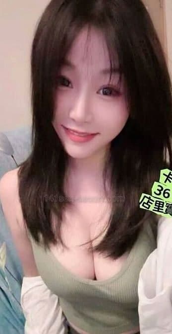 卡文待浴細心，又瀨又啜實又深喉，仲有水中夾腸，嘩，真係成條入哂架喎。對車頭燈真係唔講得笑！ (2)