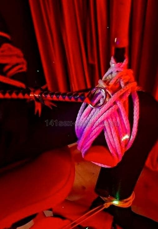 Crushed under curvy Anna’s domination — ropes t t and t, prostate stimulation stopped and started (2)