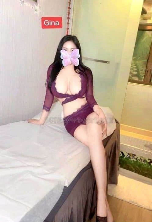 GINA工作室 · 銅鑼灣Gina 史上最強乳量挑戰，揸到手指都軟 (1)