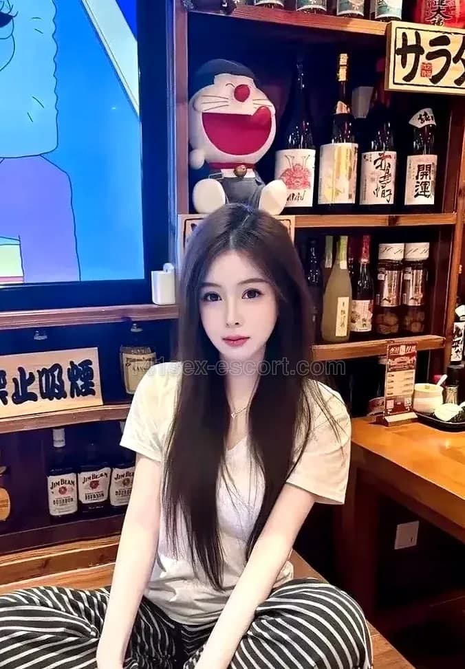 然然，19歲，香港 — 中國（相片 1/5）