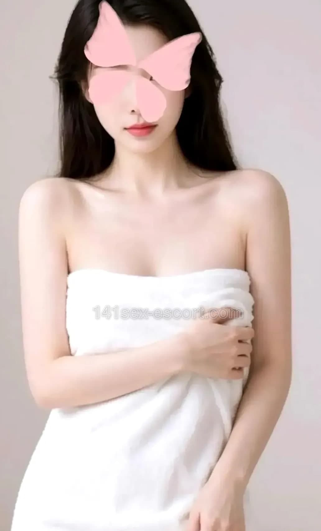 洋洋, 26, Hong Kong (photo 4 of 7)