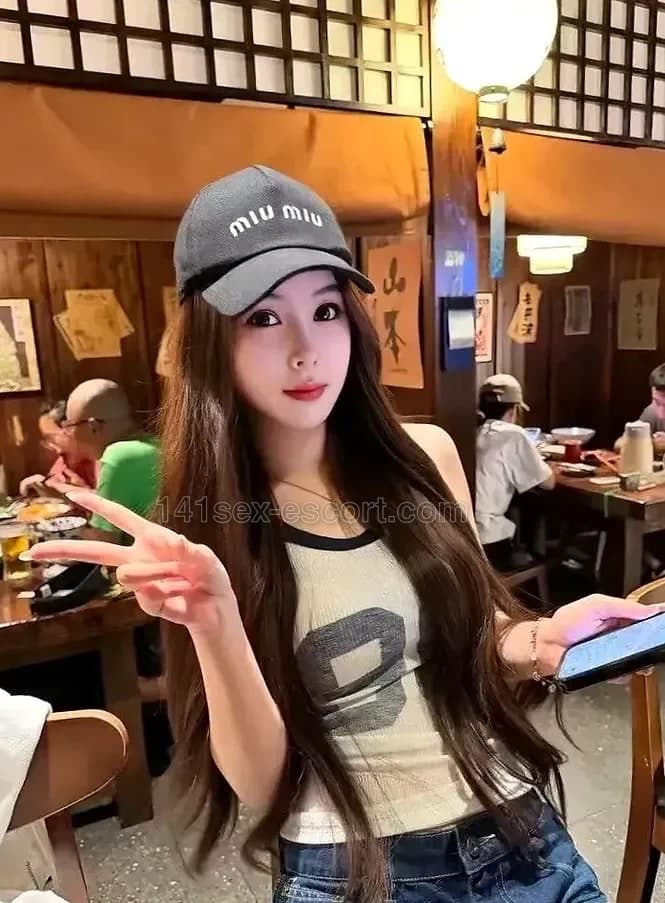 然然，19歲，香港 — 中國（相片 2/5）