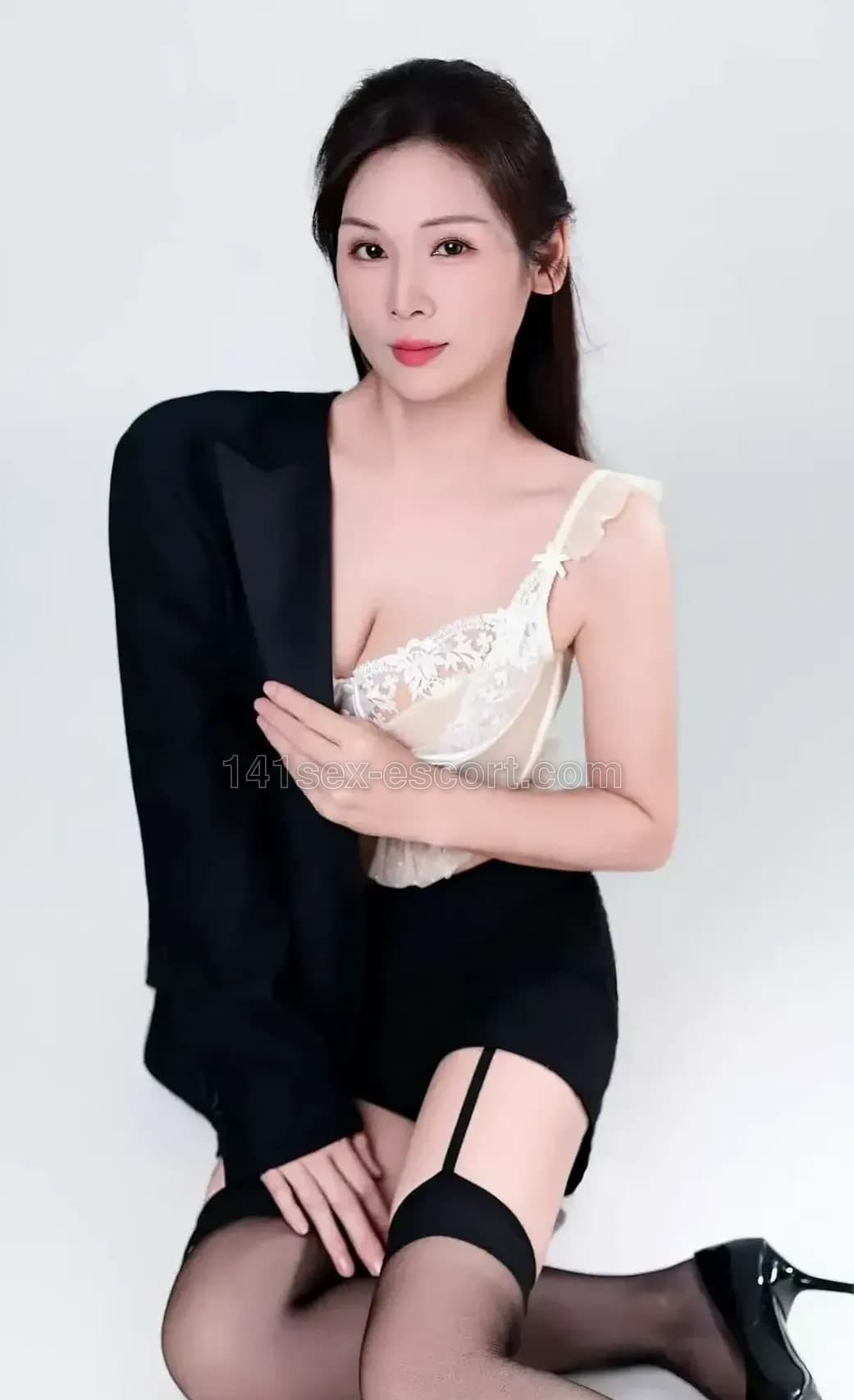 H19酒店特價6百蚊性感人妻, 26, Hong Kong — Chinese (photo 5 of 7)