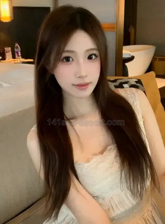 WS 極品清純嫩模，18歲，香港 — 中國（相片 2/5）