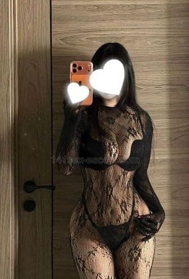 GINA工作室 · 😈 Gina 靈魂手勢玩到細佬失控，三次翻食證明真係有料到！😈 (1)