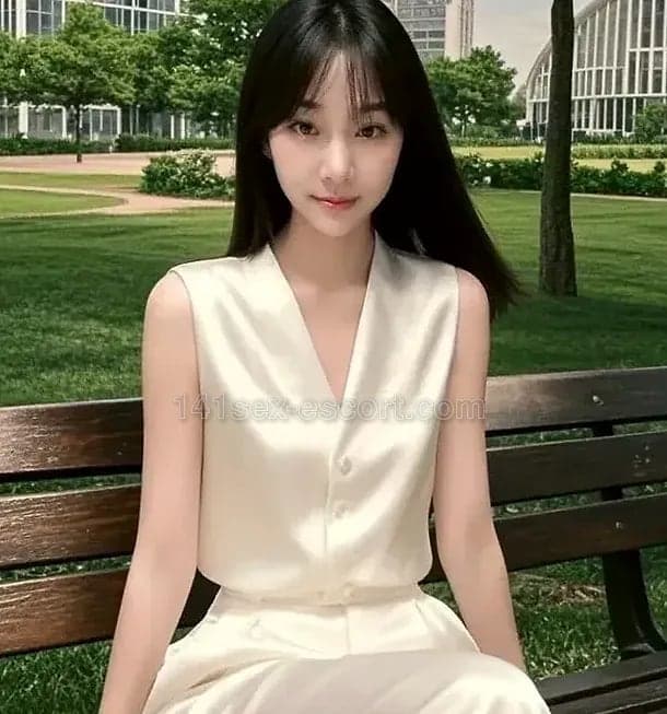 鑫鑫，26歲，香港 — 中國（相片 1/3）