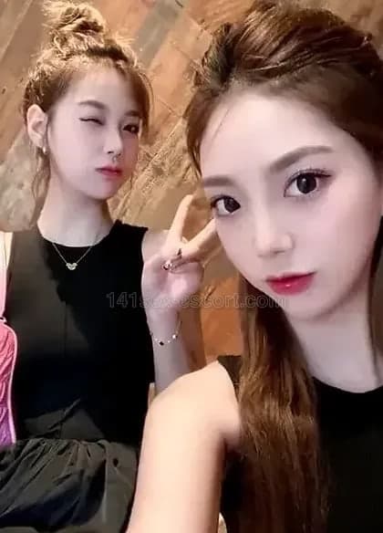 兩個都夠 young 好白滑肌膚及可愛靚女，有校服好加分 (1)