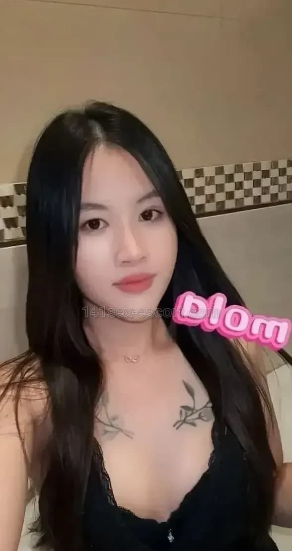 Mola對相，靚女，胸唔算大，整體身材好，性格可愛跳皮，雖然… (1)