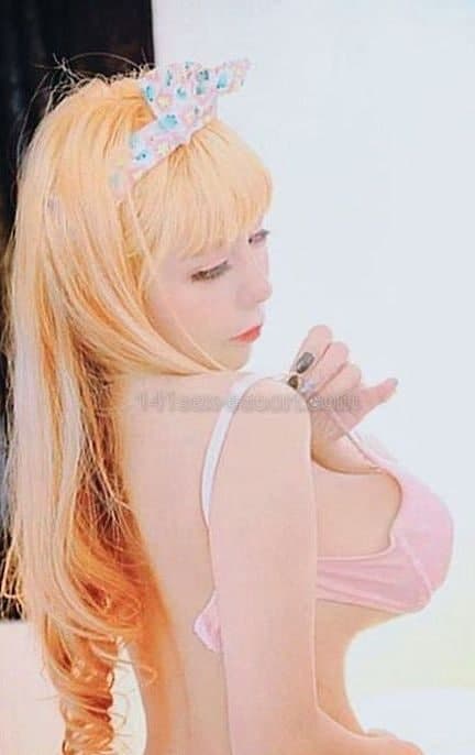 樣靚身材高挑,前凸後翹，曲線嘅優美,自動幫我寬衣解帶，服務一流，細心幫沖涼,要服務者一定試下,好熱情又好招呼 (1)