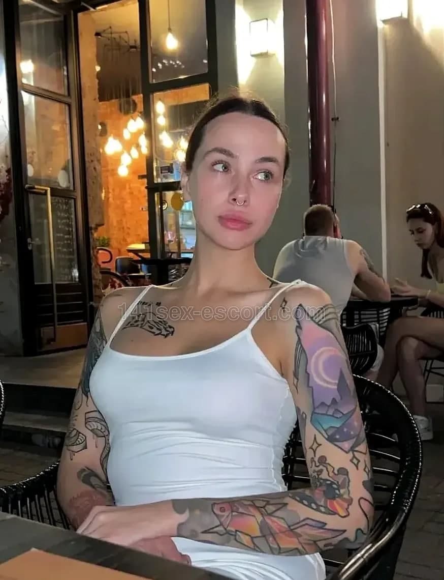 达茜, 27, Hong Kong — Russian (photo 3 of 6)