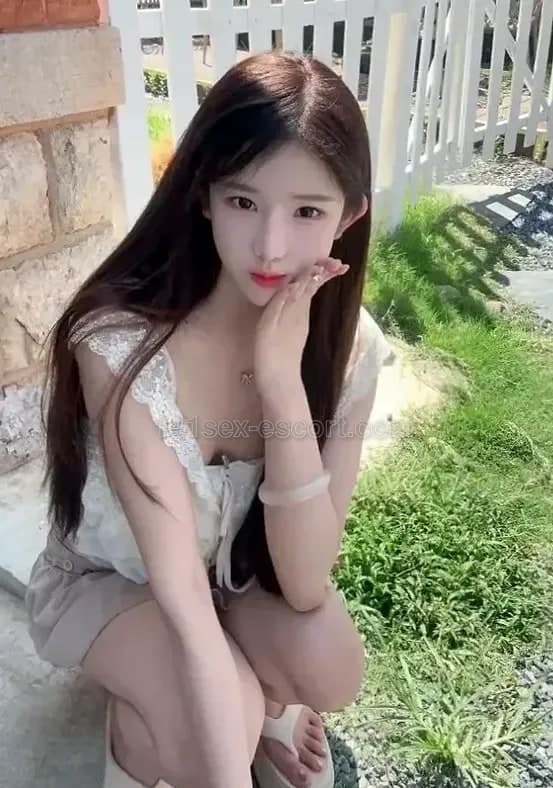 WS 極品中出嫩模，18歲，香港 — 中國（相片 2/6）