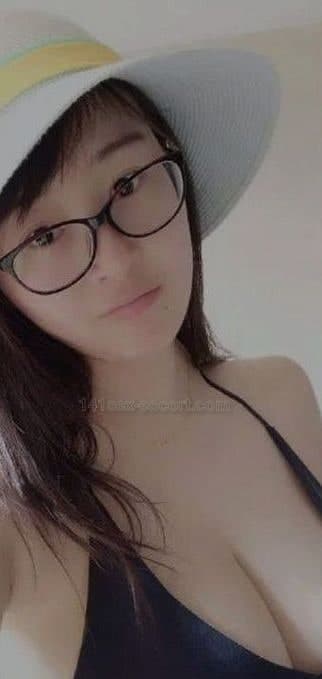 健美四眼妹24小時營業 · 樣子又索又甜，臉尖尖，一把長秀髮，非常標緻，大波煎腸，緊接冰火水簫，令我心身興奮，精液射清，爽撚到爆，屌得咁撚過癮 (2)