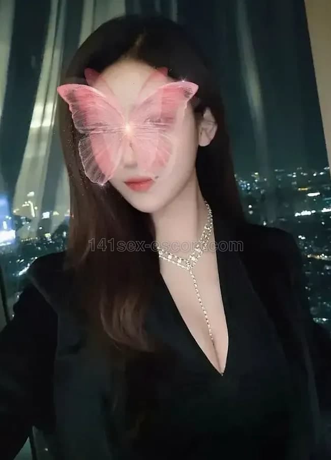 新到白滑長腿兼職女秘書 青雅，23歲，香港（相片 2/8）