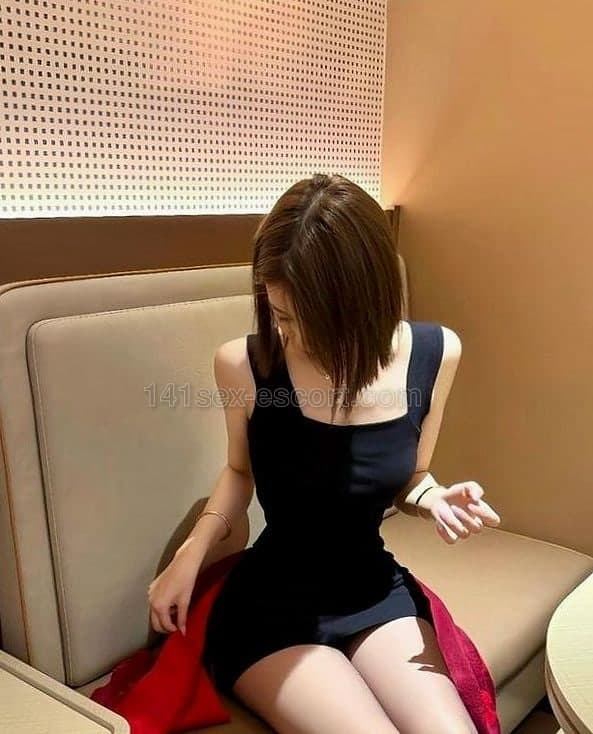 Michelle, 25, Hong Kong (photo 9 of 10)