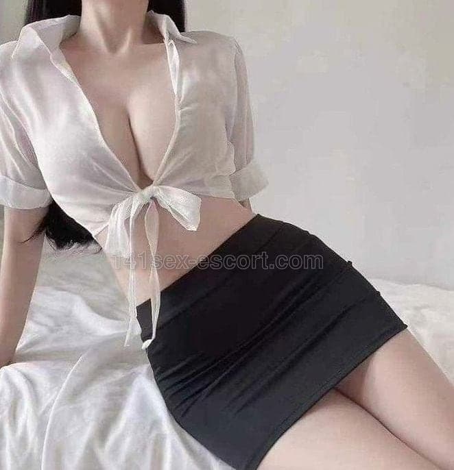 19幼幼CoCo 巨乳Nuru 配合AV油簡直好鬼掂，好快發射快樂種子！ (1)