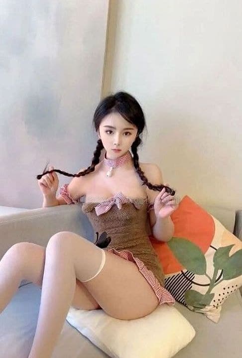 欣欣學生妹 白滑玲瓏身材 專業按摩＋環吹水中蕭69口爆 高質貼心全套 (1)